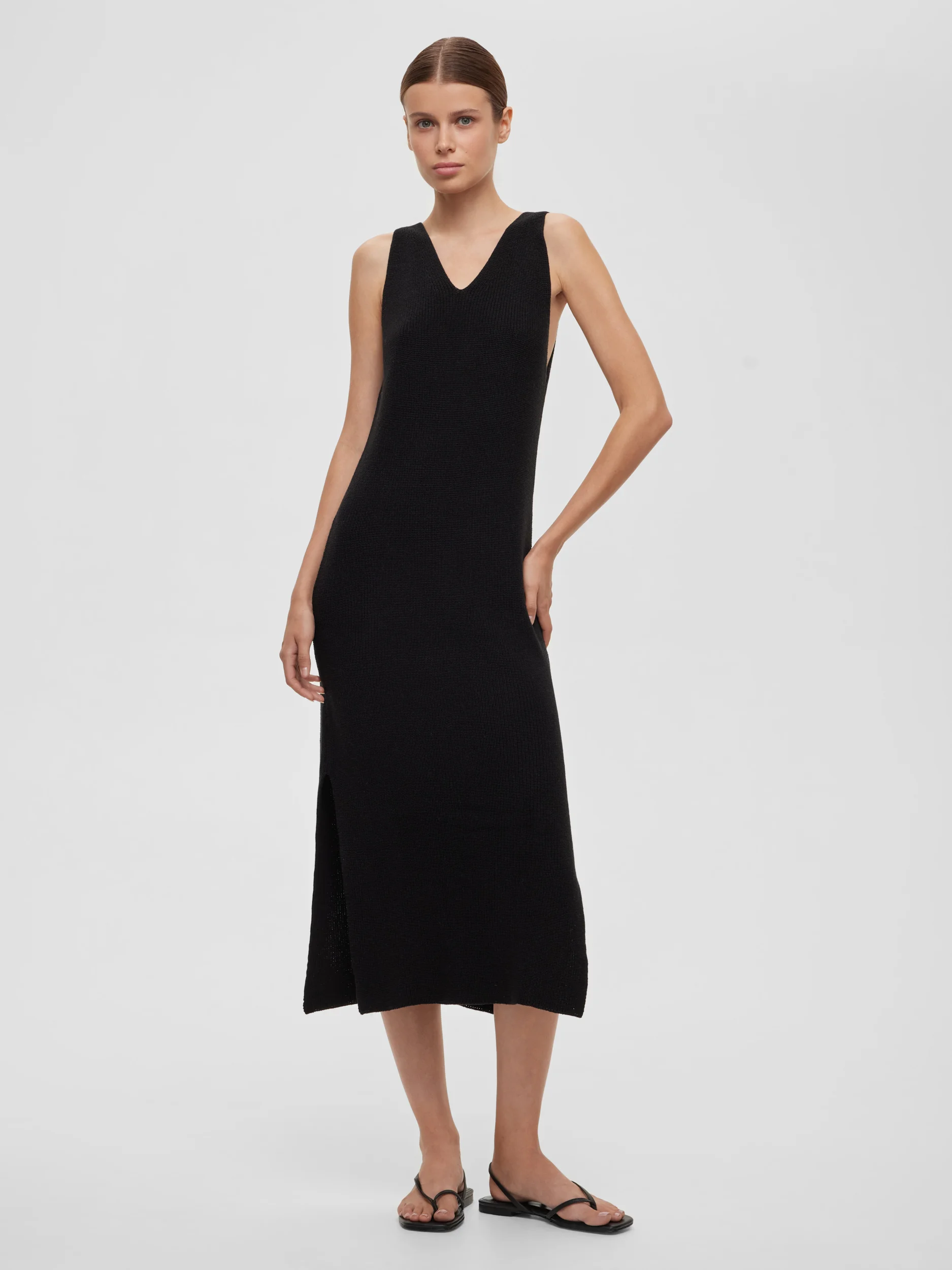 

Вязаное облегающее платье миди из хлопка, цвет – черный