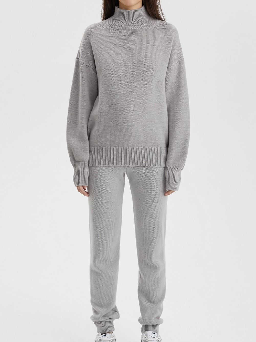 Костюм: свитер оверсайз и брюки S/M, светло-серый - фото 4