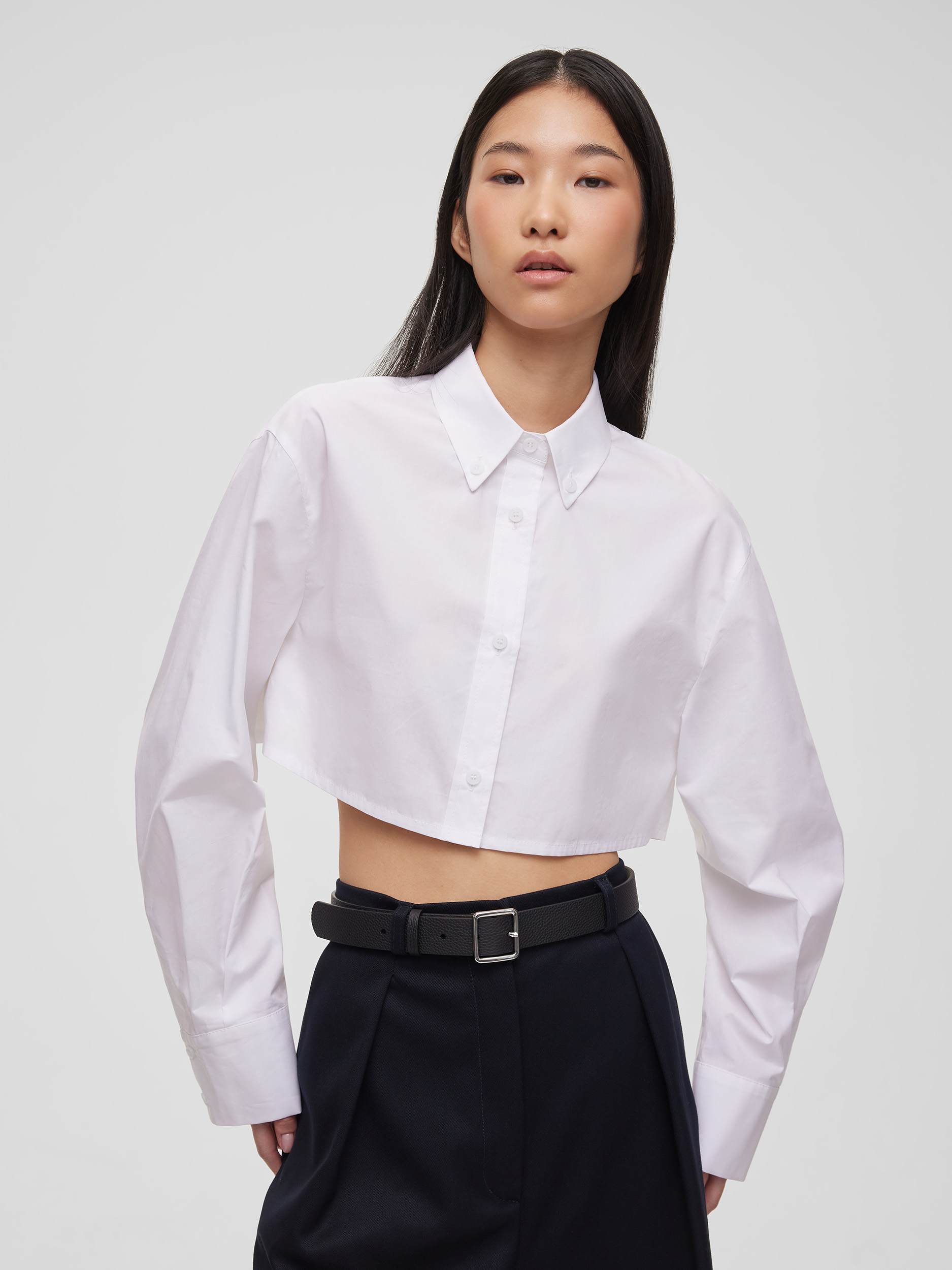 цена Рубашка женская короткая из хлопка, цвет – белый