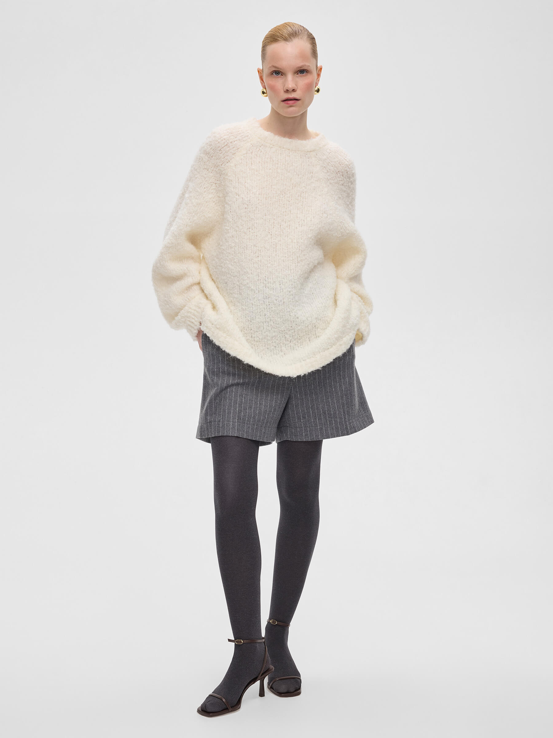 Джемпер удлиненный букле из альпаки и шерсти, молочный юбка макси букле из альпаки и шерсти серый