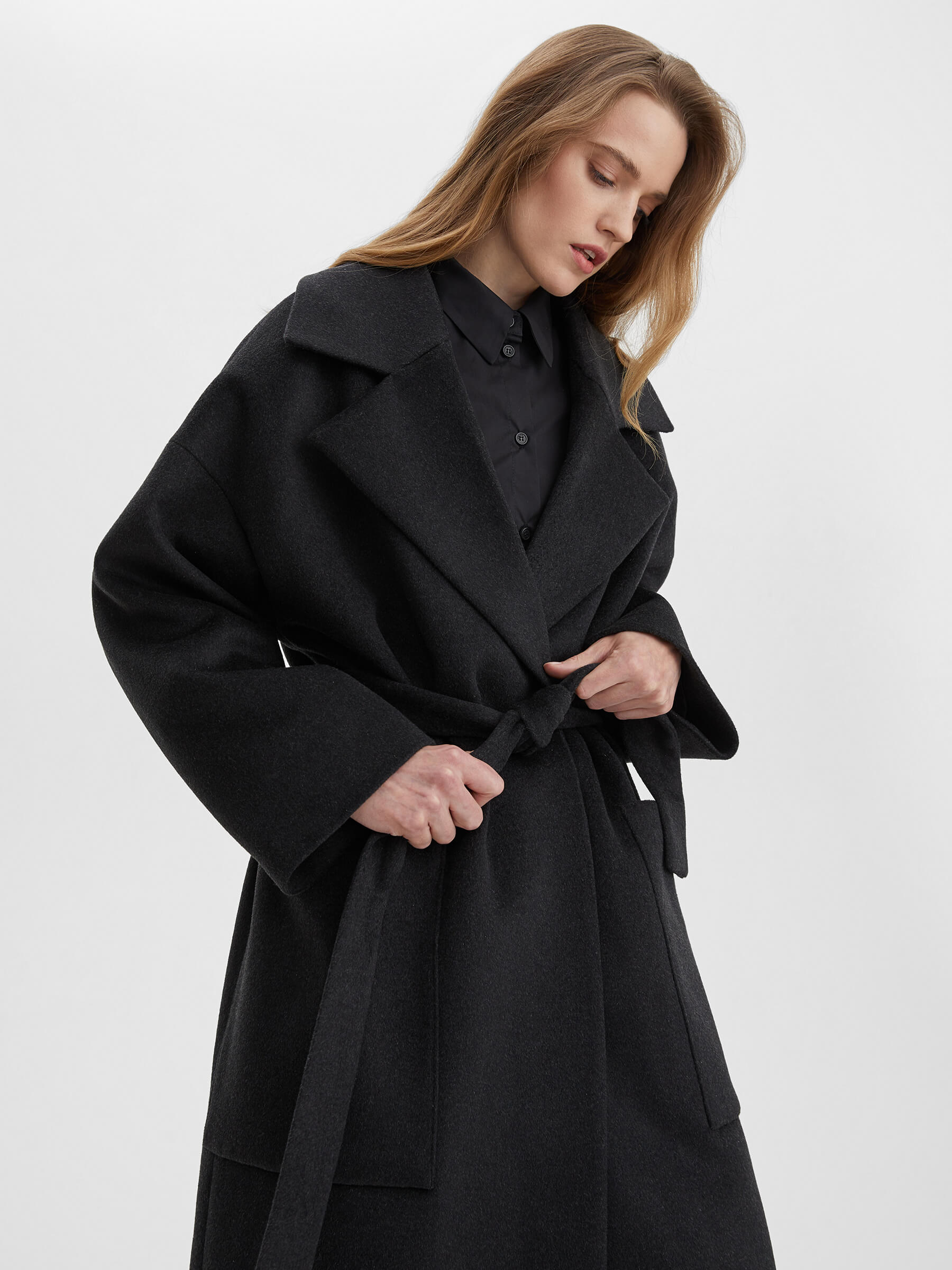 Пальто с объемными карманами и поясом, антрацит - фото 3