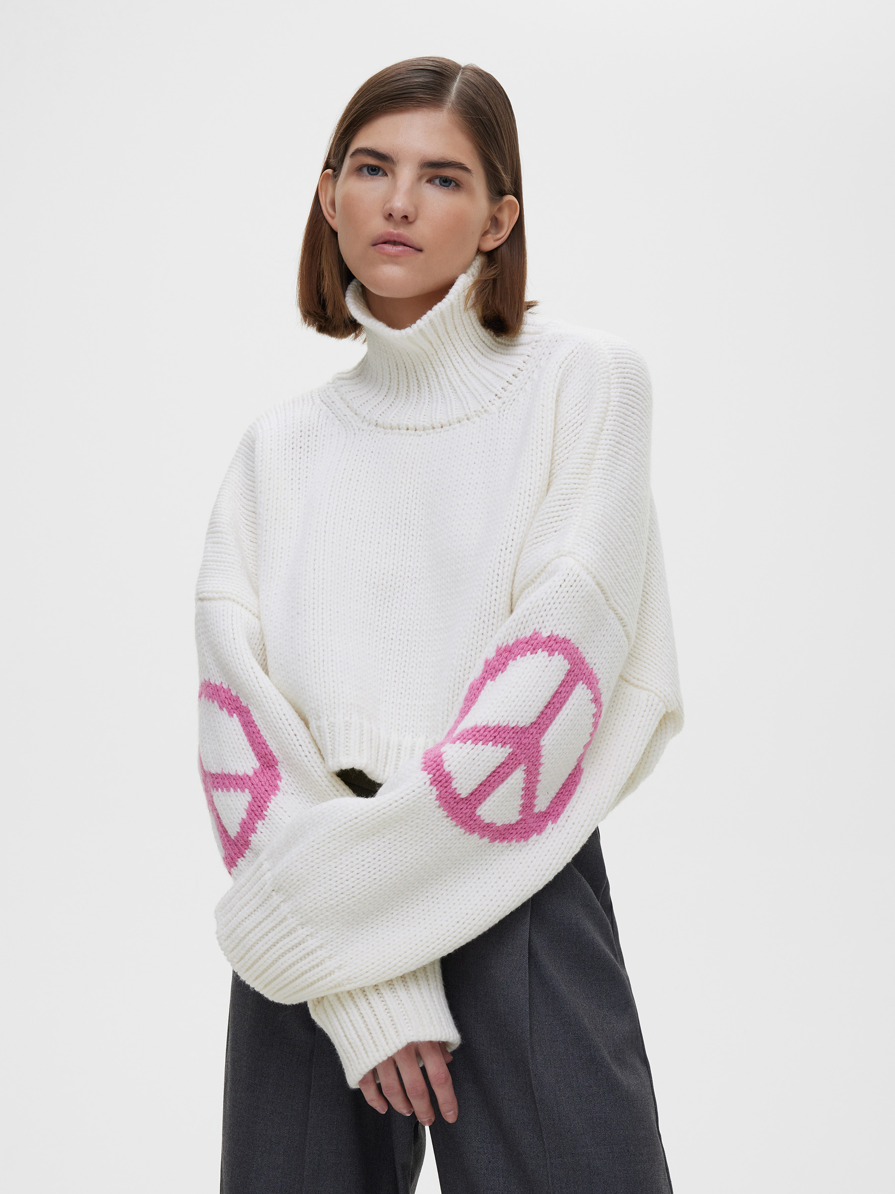 

Кроп-свитер Aim clo из натуральных материалов, Бело-розовый
