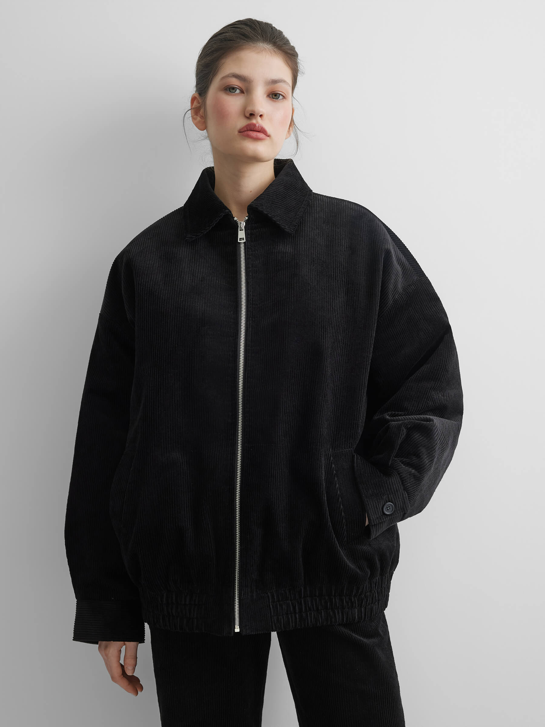 

Куртка свободного кроя из вельвета, цвет – черный