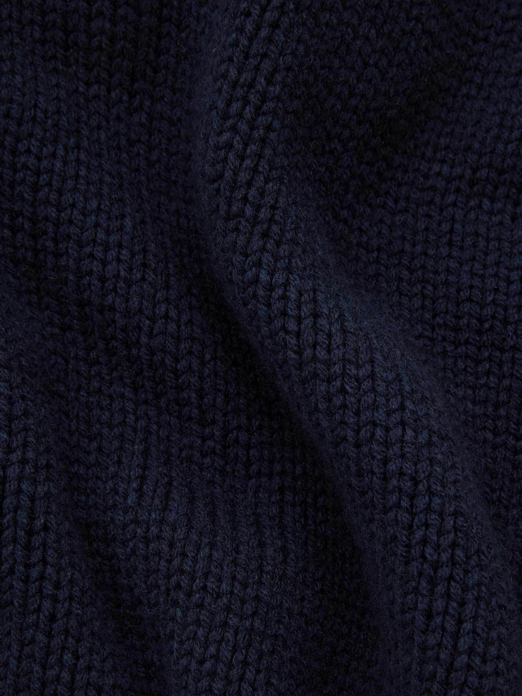 Кардиган крупной вязки с интарсией с буквой А, темно-синий - фото 8