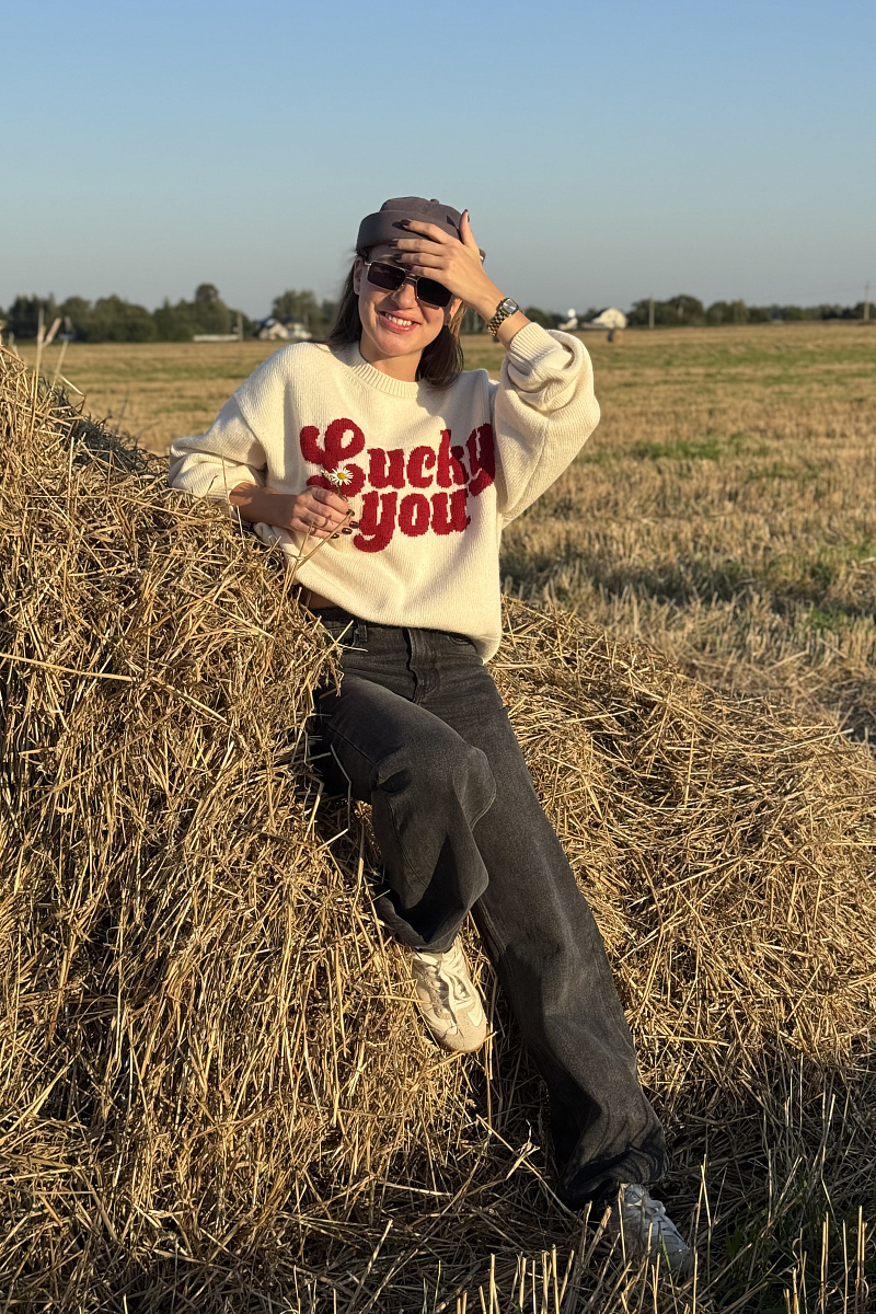 Джемпер с интарсией Lucky you, молочно-красный