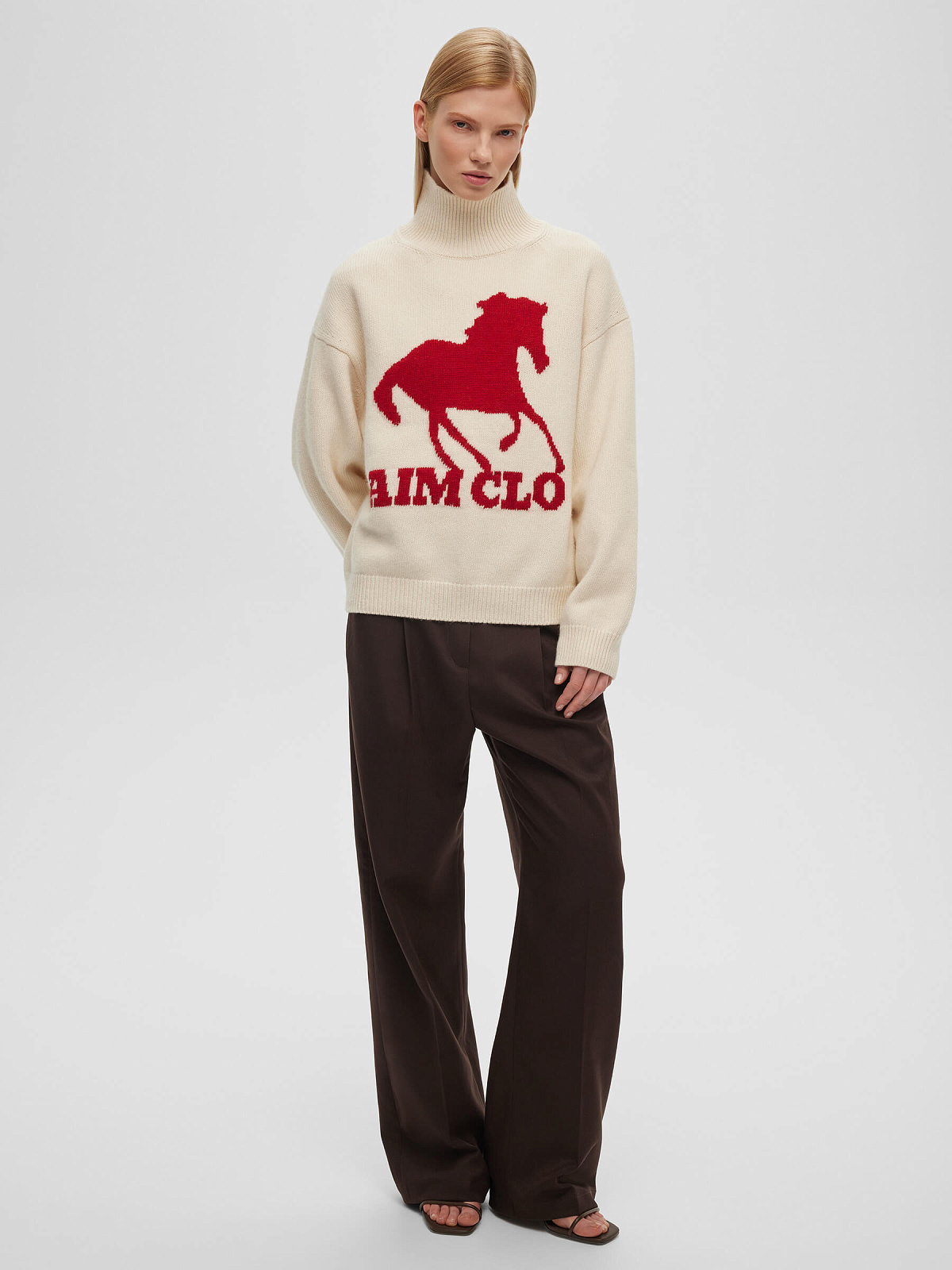 Свитер с интарсией лошадь, молочно-красный