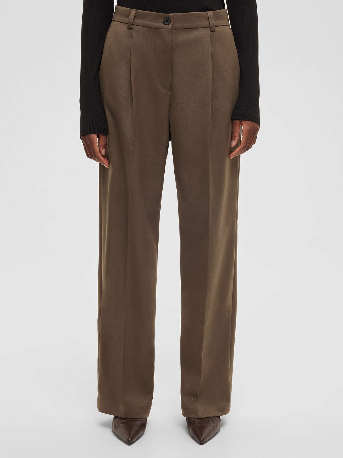 Брюки свободного кроя с защипами, кофейный