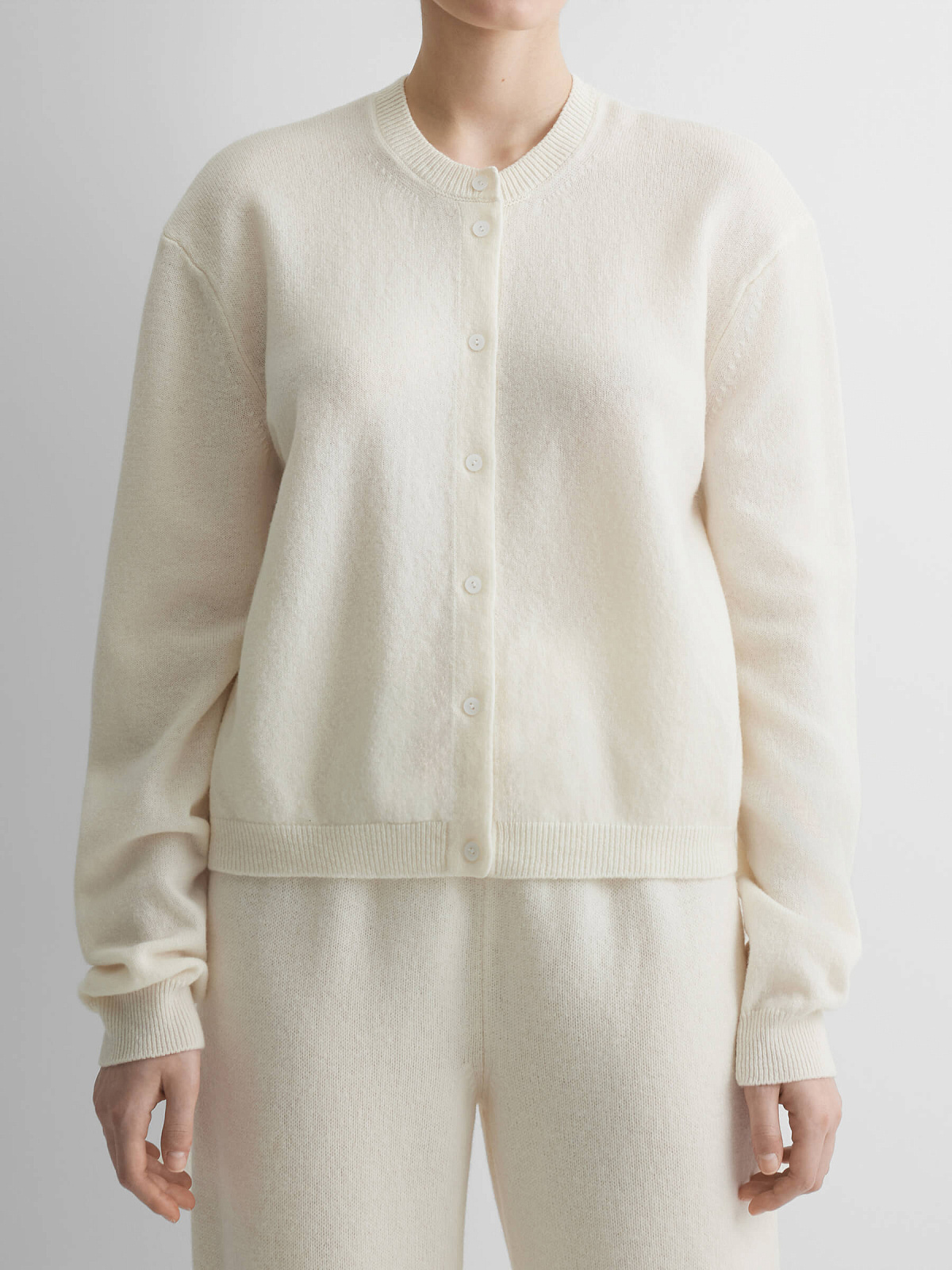 Кардиган на пуговицах из 100% мериноса, молочный