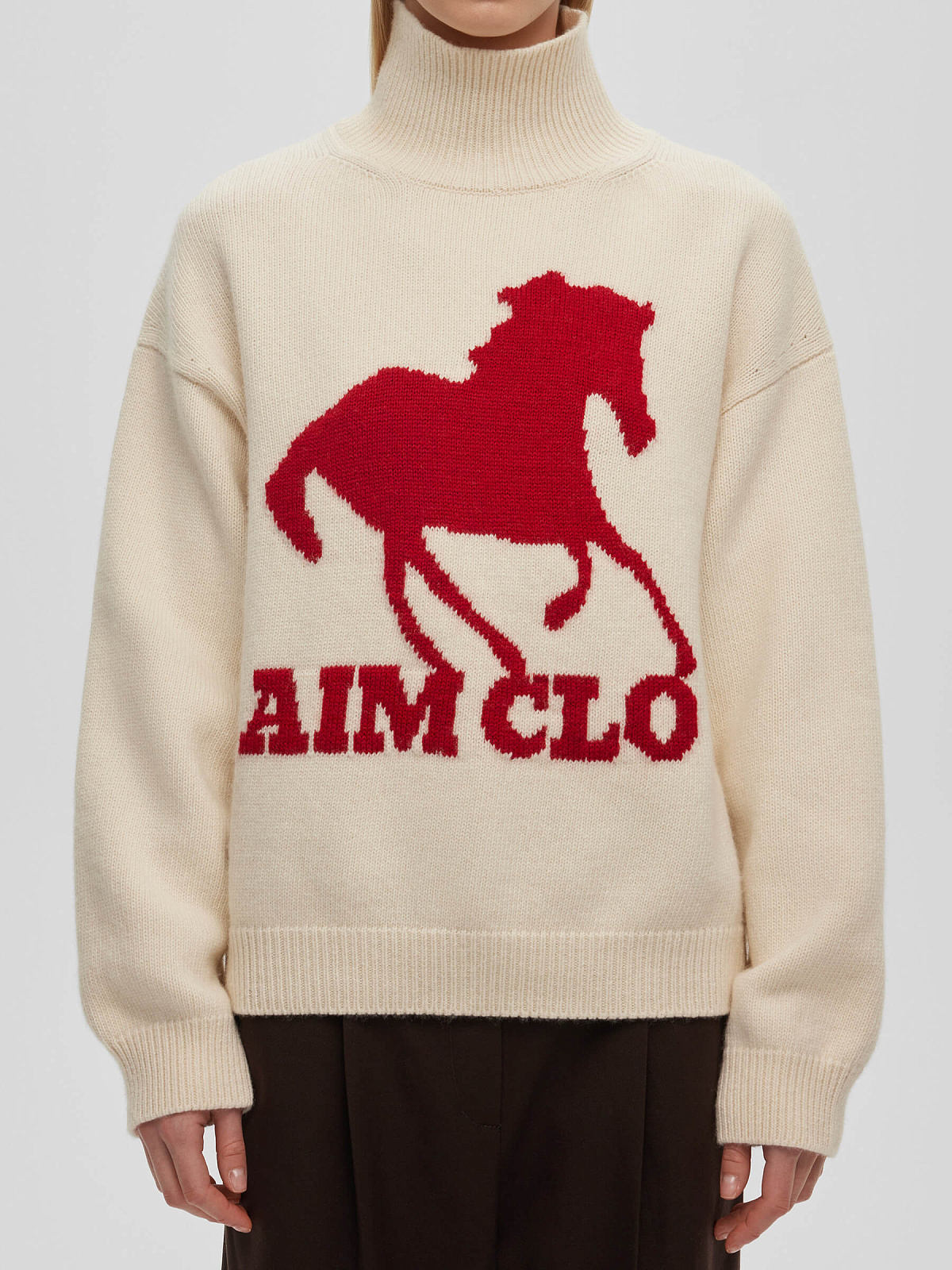 Свитер с интарсией лошадь, молочно-красный