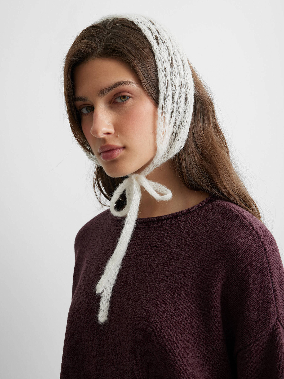 Чепчик ажурный из мохера, молочный