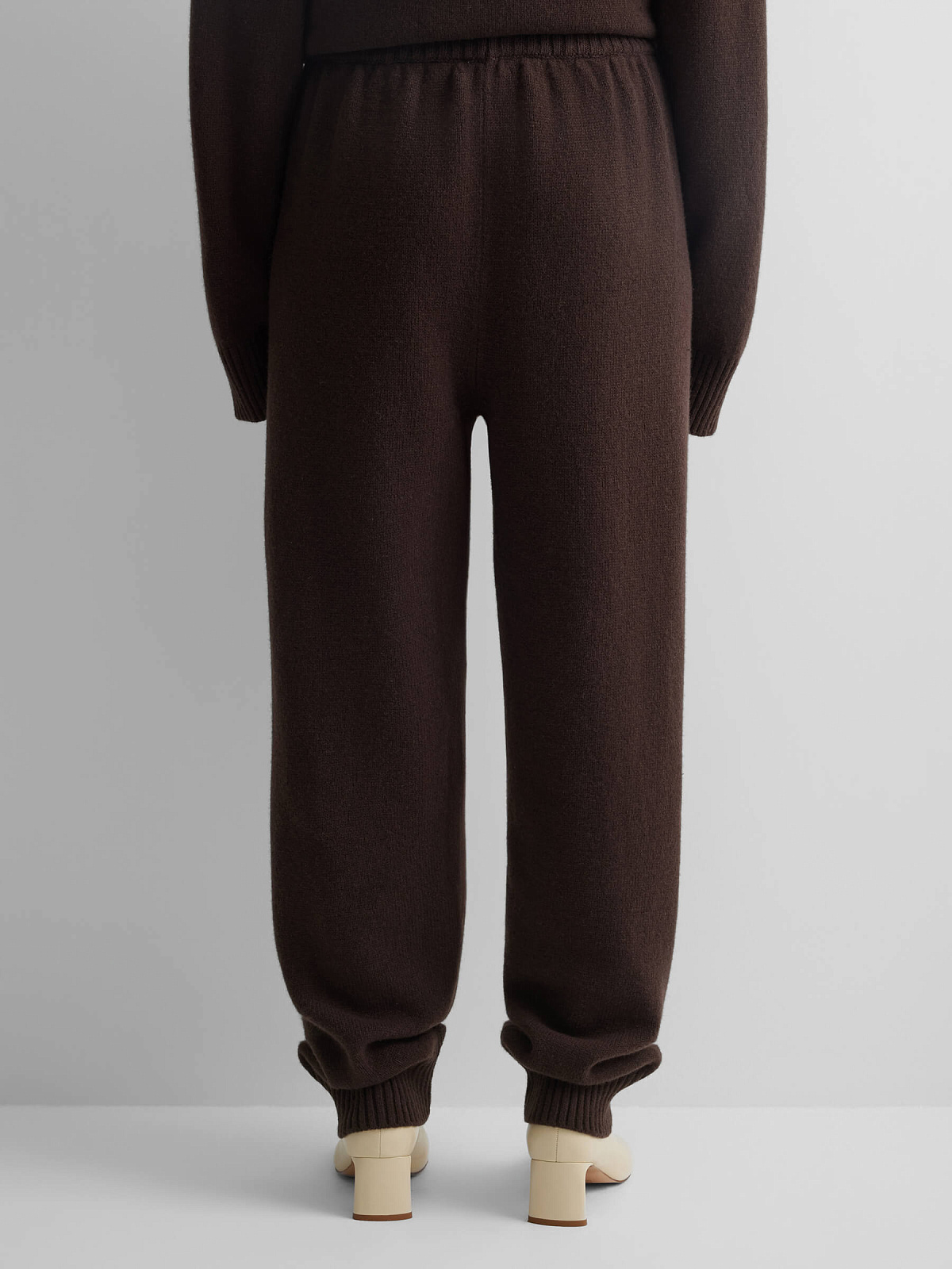 Брюки вязаные джоггеры из 100% мериноса, коричневый