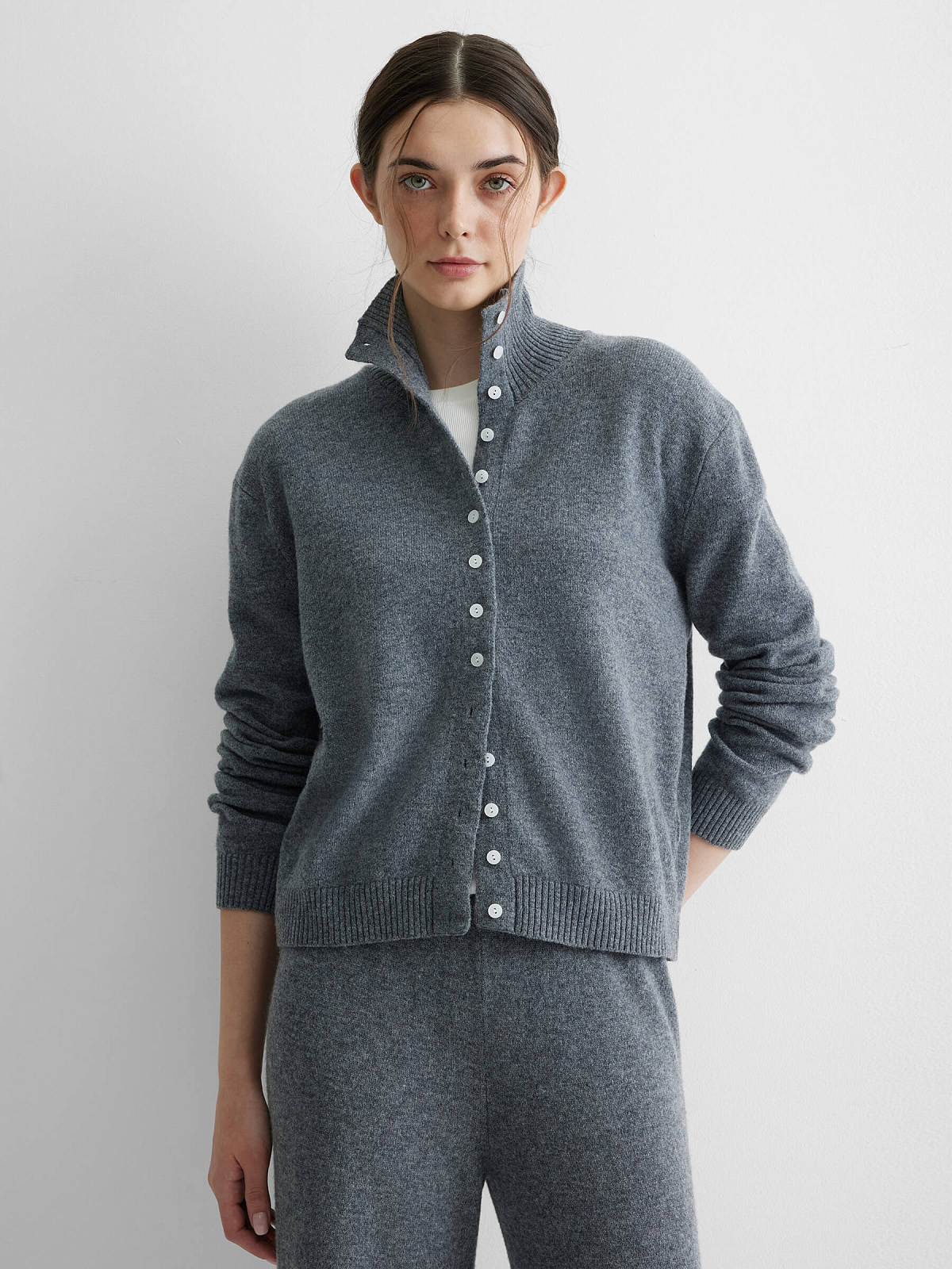 Кардиган с высоким воротником из 100% мериноса, серый