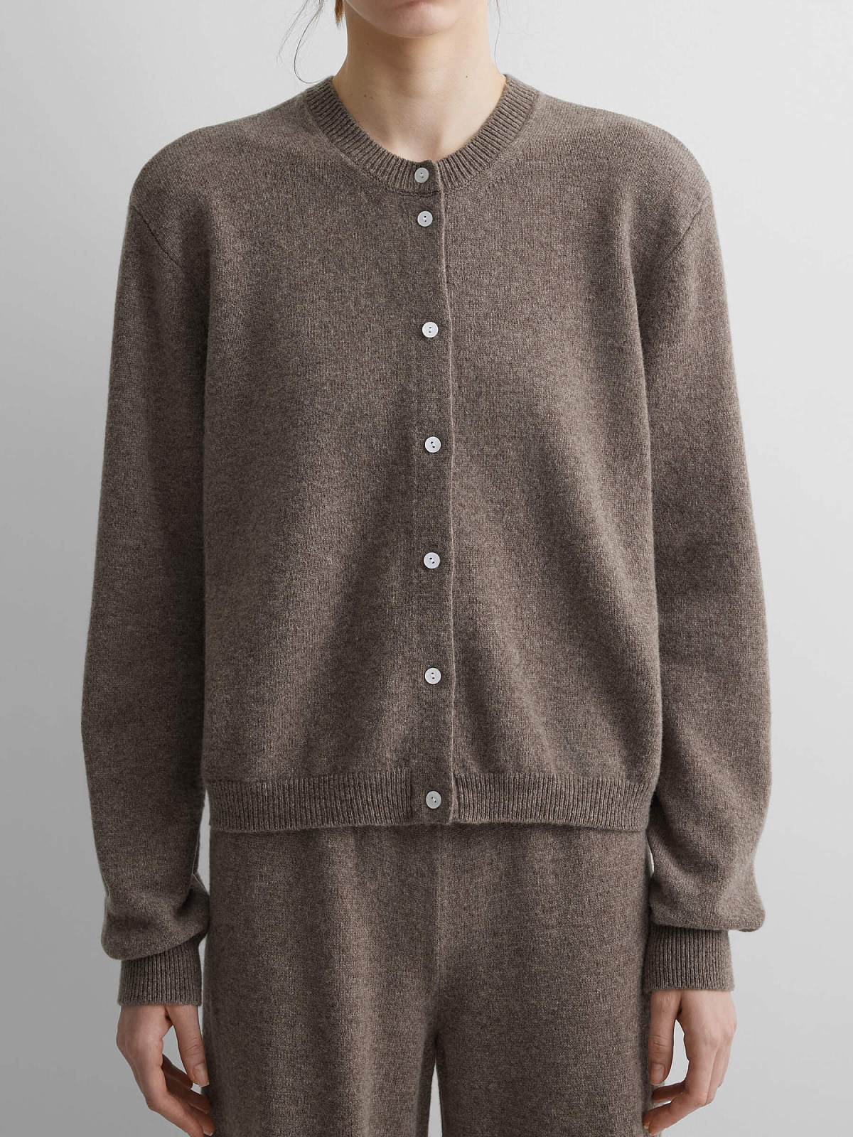 Кардиган на пуговицах из 100% мериноса, коричневый меланж