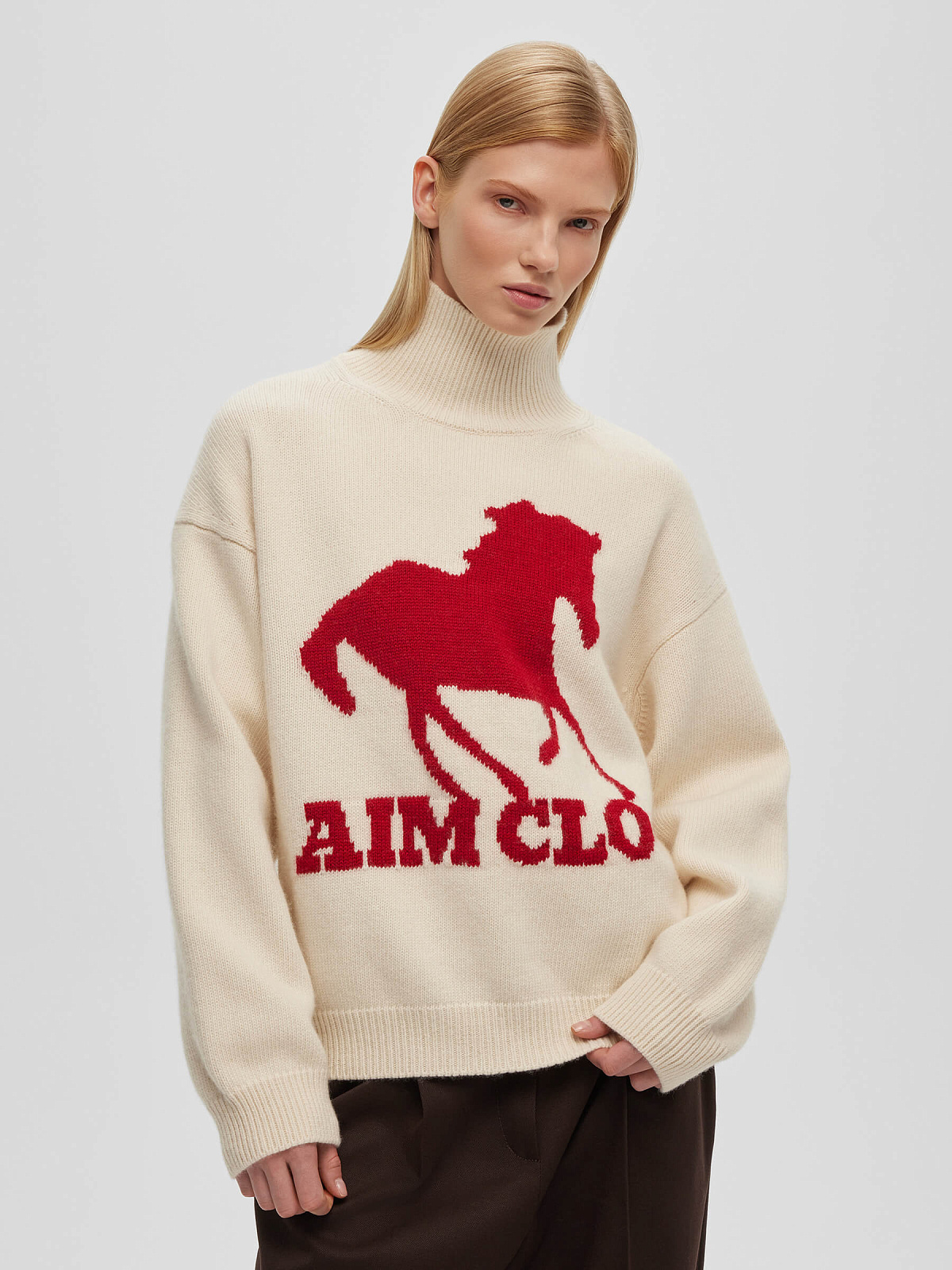 Свитер свободного кроя с интарсией лошадь, молочно-красный