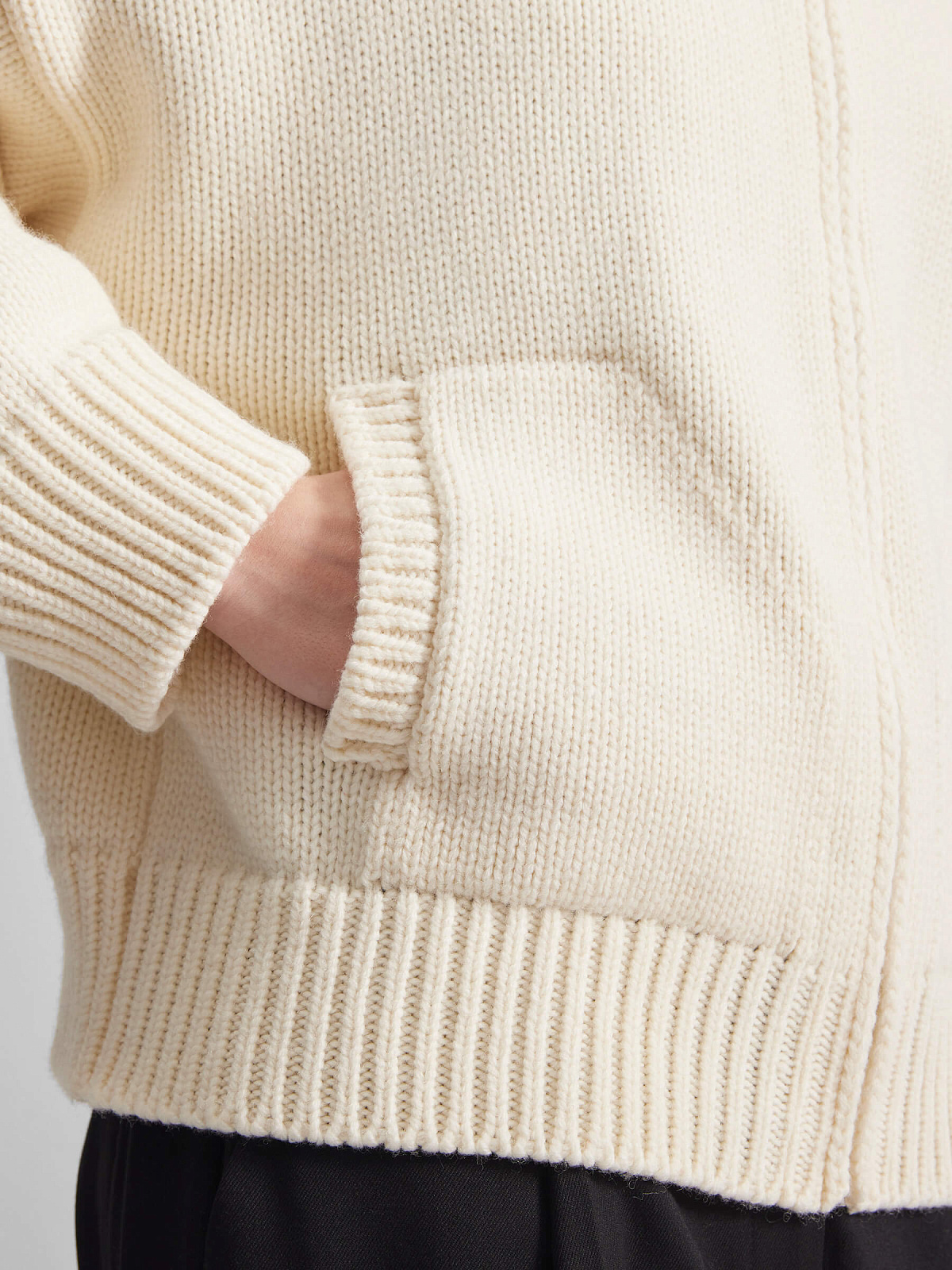 Вязаный бомбер, молочный