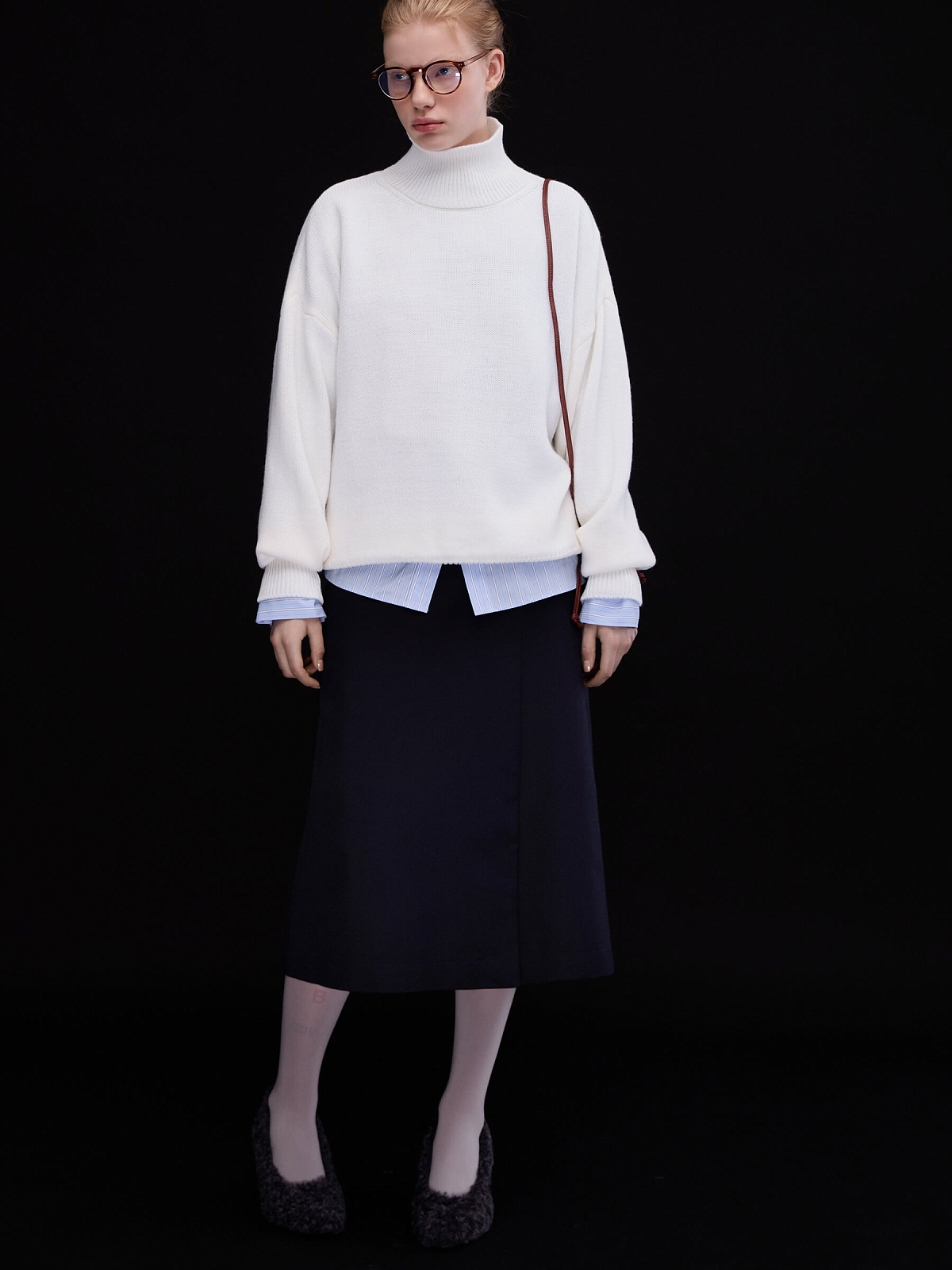 Свитер свободного кроя, белый