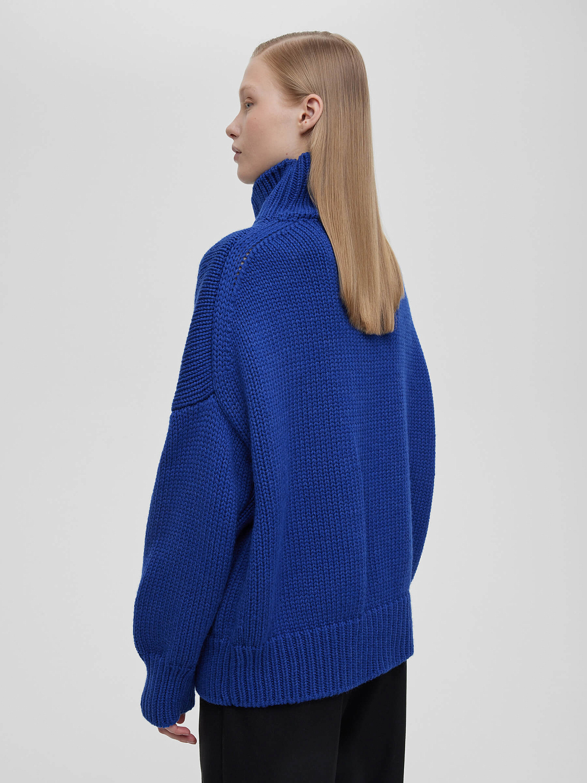 Свитер свободного кроя крупной вязки, синий