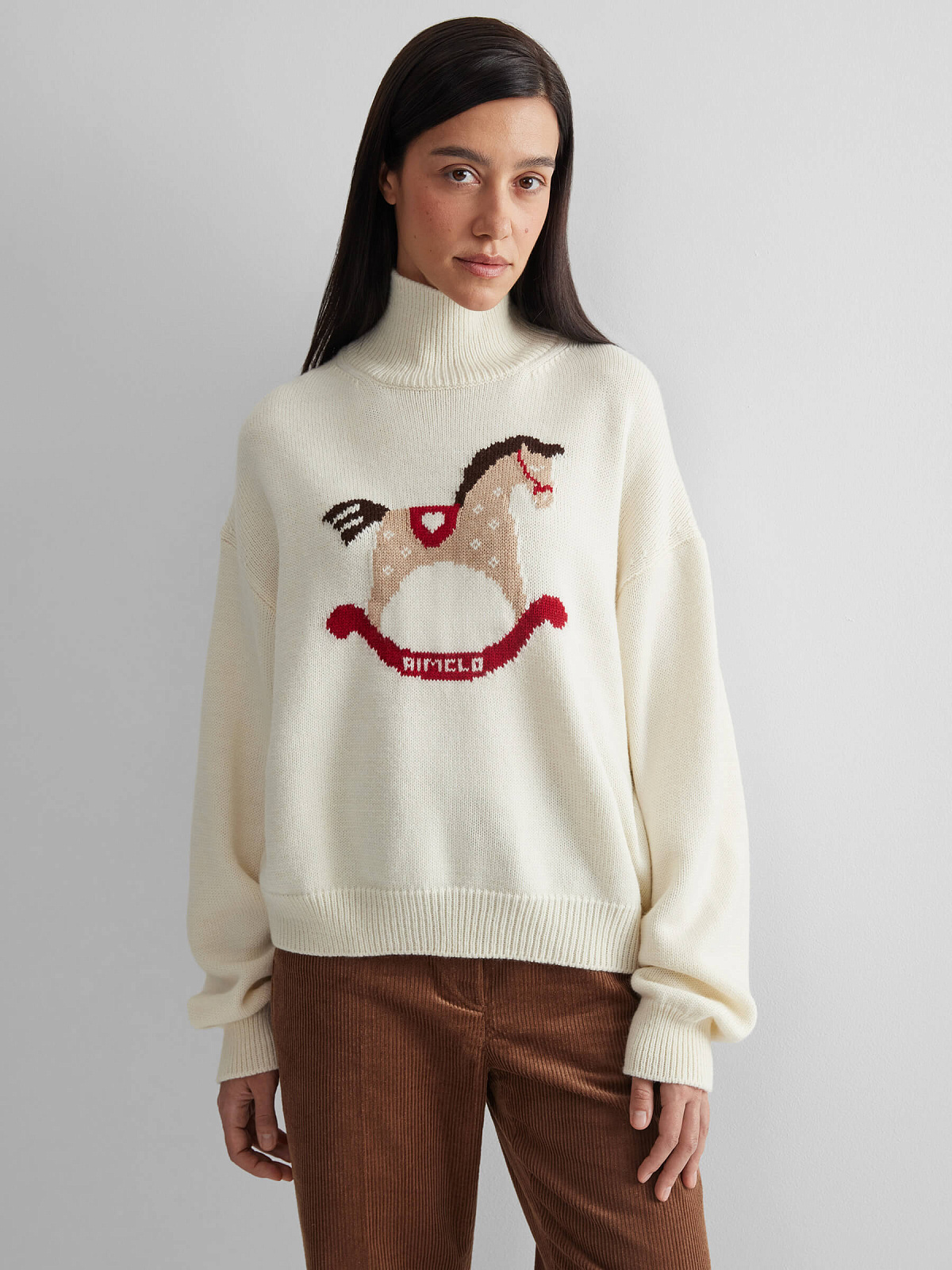 Свитер с интарсией лошадка, молочный