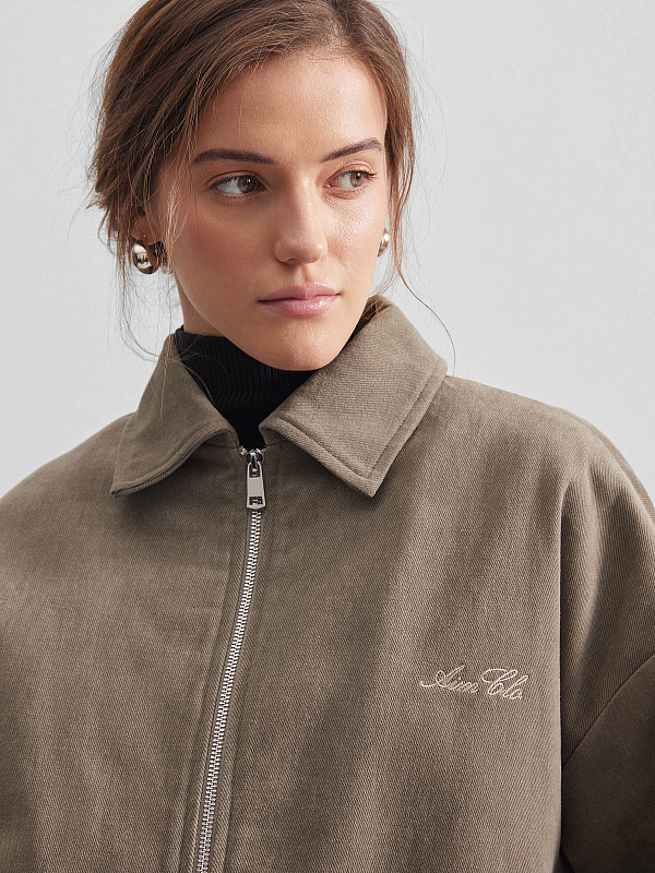 Верхняя одежда 2026: шерстяные пальто, тренчи и жакеты свободного кроя Aim clo