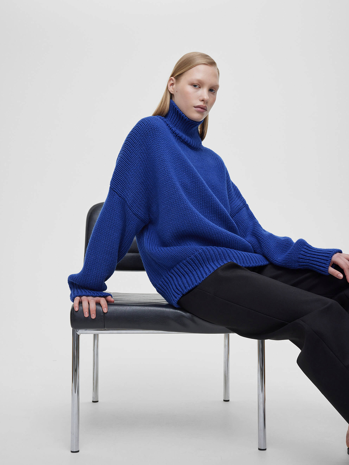 Свитер свободного кроя крупной вязки, синий