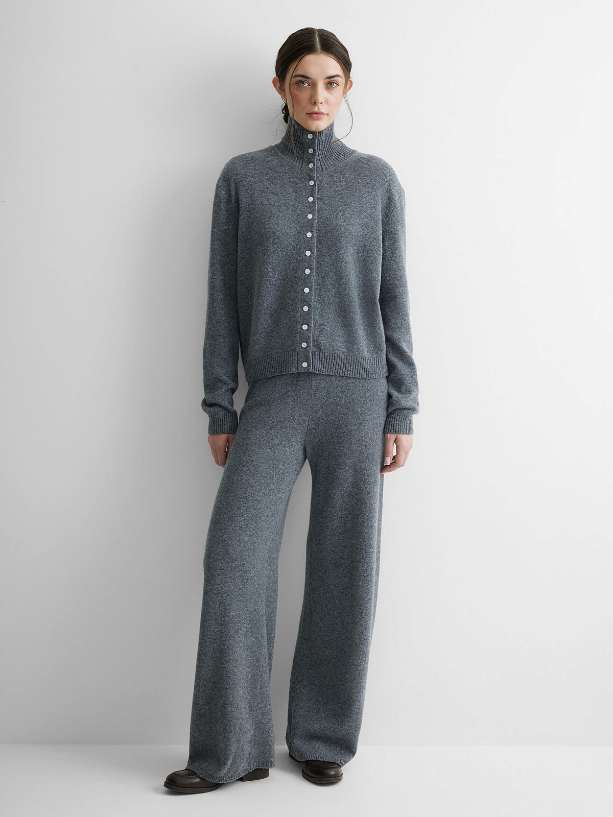 Кардиган с высоким воротником из 100% мериноса, серый