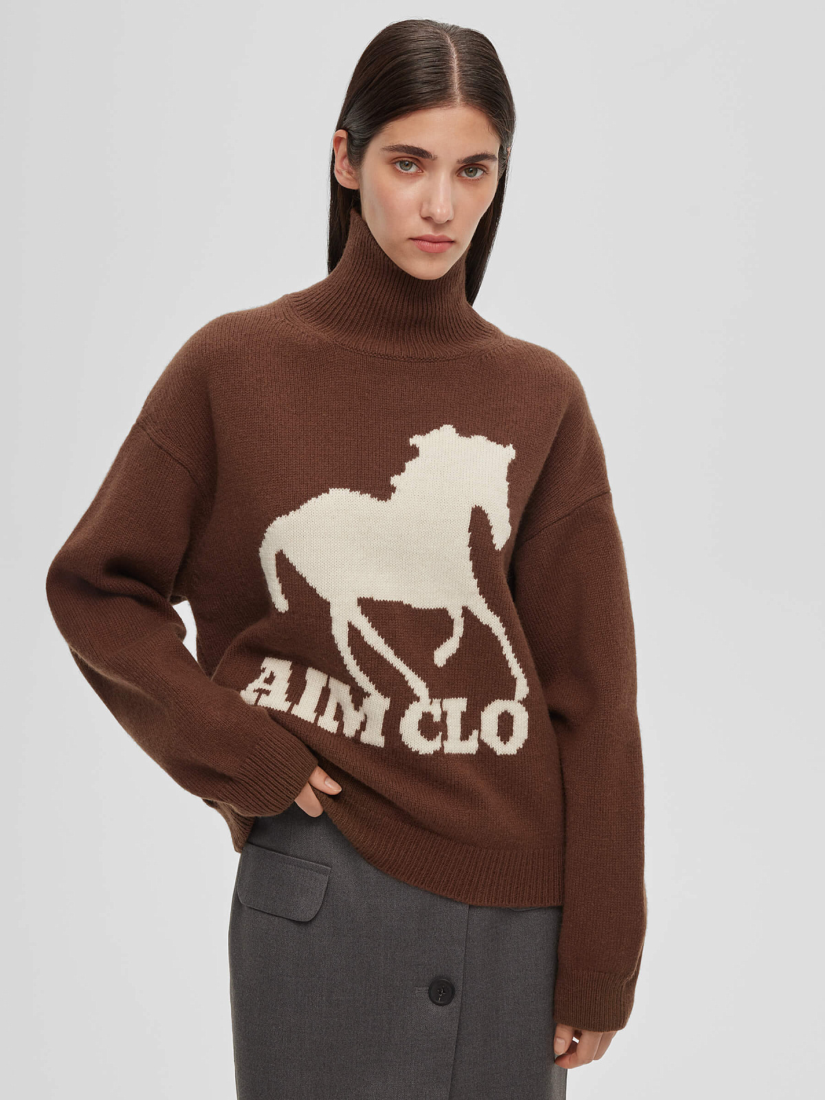 Свитер свободного кроя с интарсией лошадь, коричнево-молочный