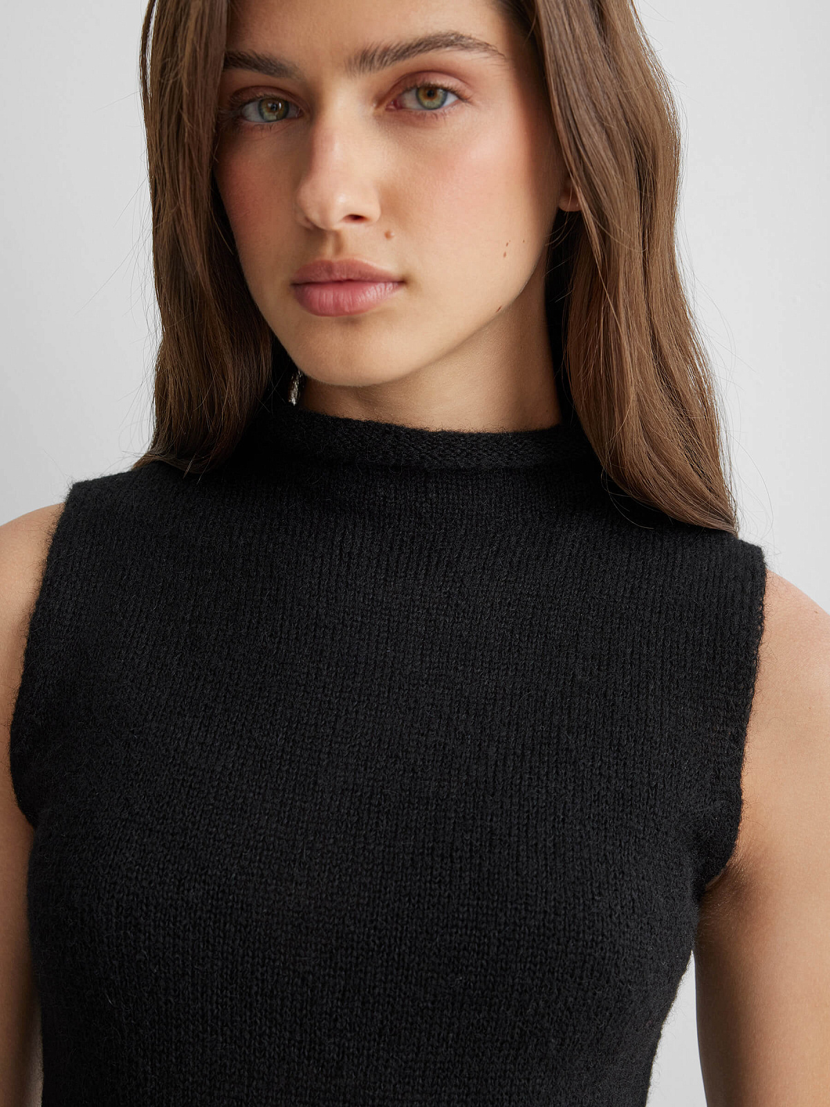 Джемпер с высоким воротником из мохера, черный